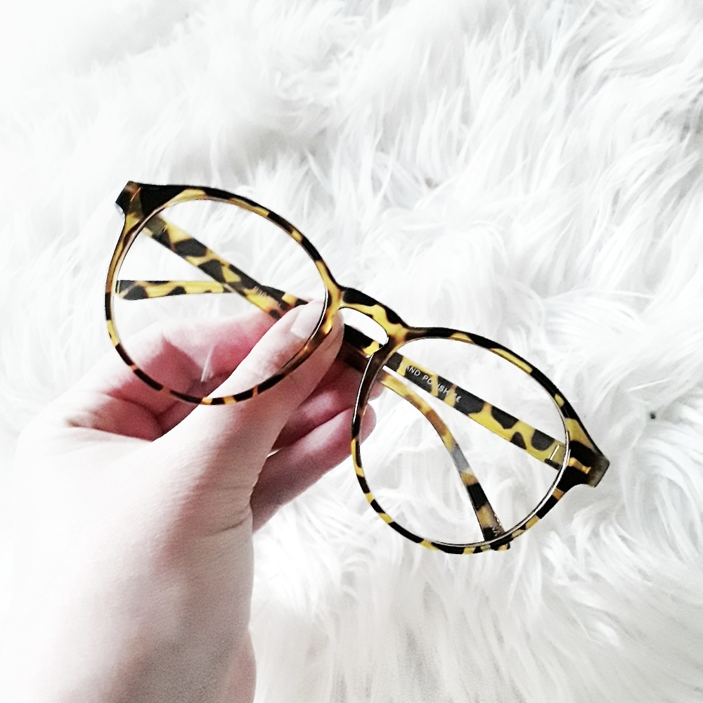 Emberelle West | Light Tortoiseshell Glasses